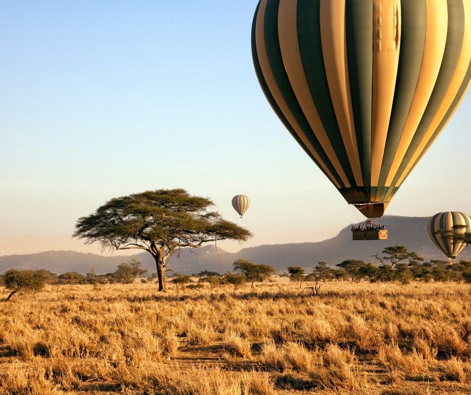  Balloon ride over the Serengeti, Tanzania