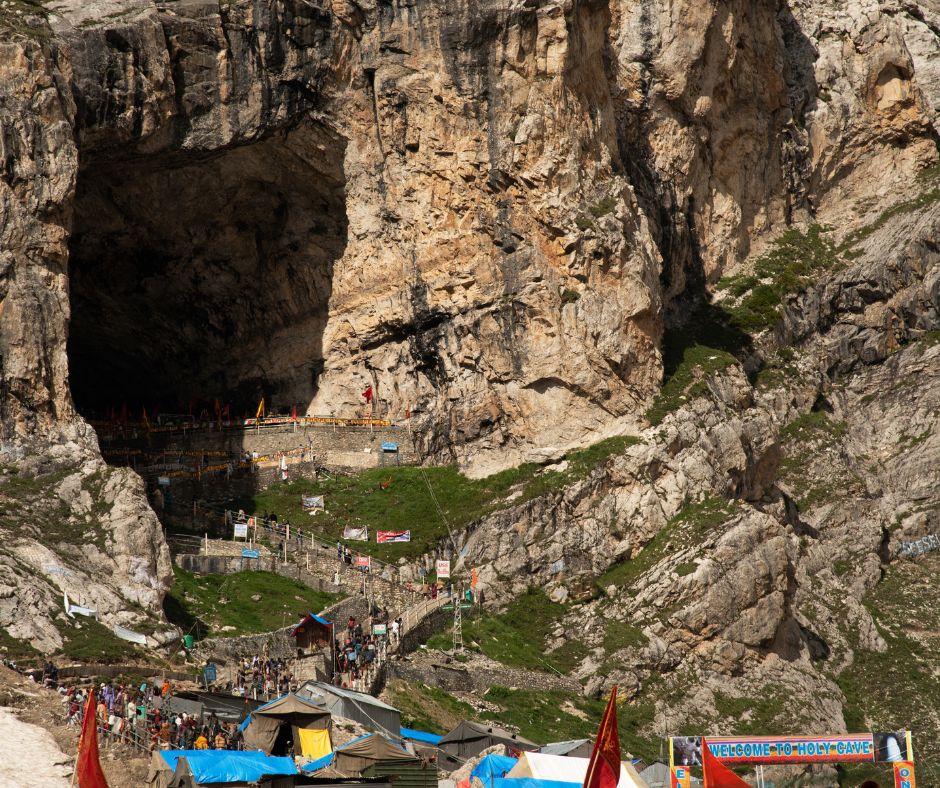 Amarnath Yatra: A Pilgrimage to the Mystical Caves of the Himalayas