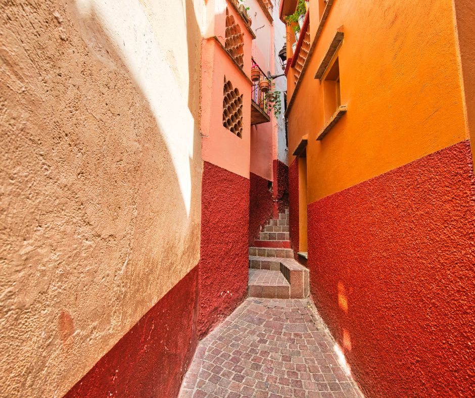 Guanajuato, Famous Alley of the Kiss (Callejon Del Beso)